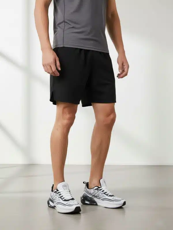 کفش ساکونی saucony دیسکی سفید مشکی راحت و نرم باشگاهی روزمره
